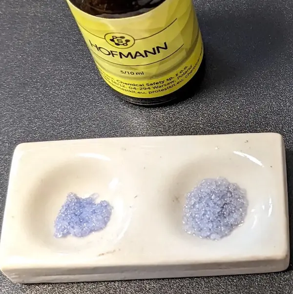Granat z ewentualną nutką fioletu to typowa reakcja testu Hofmanna z LSD. Reakcja na ogół następuje w ciągu kilku lub kilkunastu minut. Zalecamy obserwowanie reakcji do 60 minut. Użycie dużej próbki lub takiej ze stosunkowo dużym stężeniem LSD zwiększa szanse uzyskania mocnej, granatowej reakcji. Może też pomóc dodanie kropli wodu lub alkoholu.